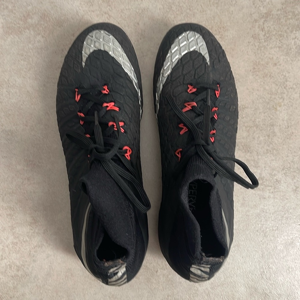 Nike soccer cleats boys 4y